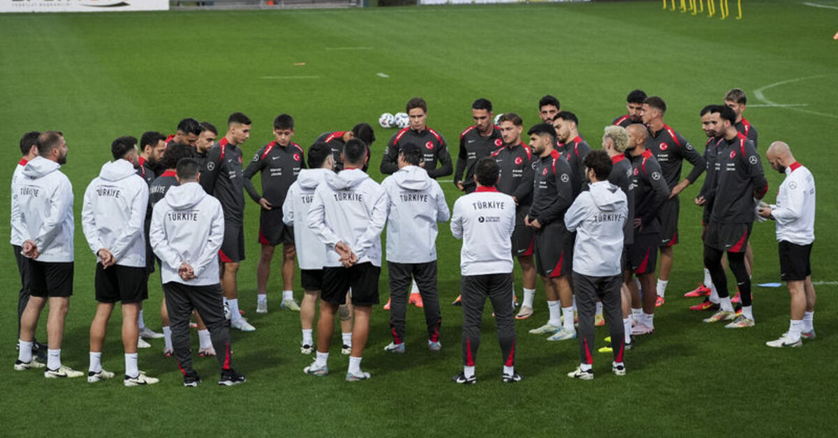 A Milli Futbol Takımı, Karadağ maçının hazırlıklarına başladı