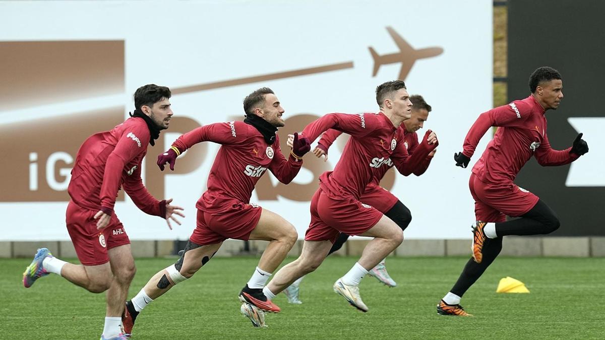 Galatasaray, Samsunspor mesaisine devam etti